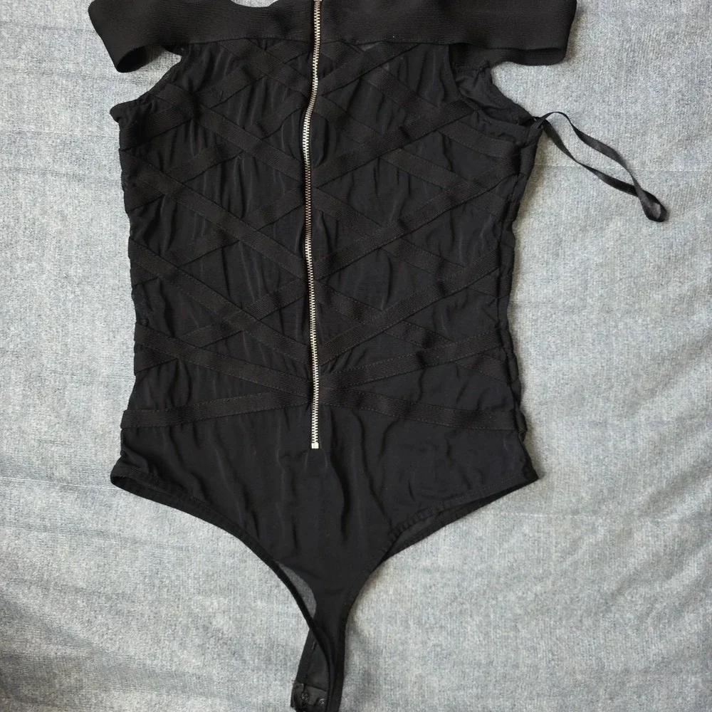 Bebe Off The Shoulder Bondage Style Body Suit Size Medium - Picture 4 of 6